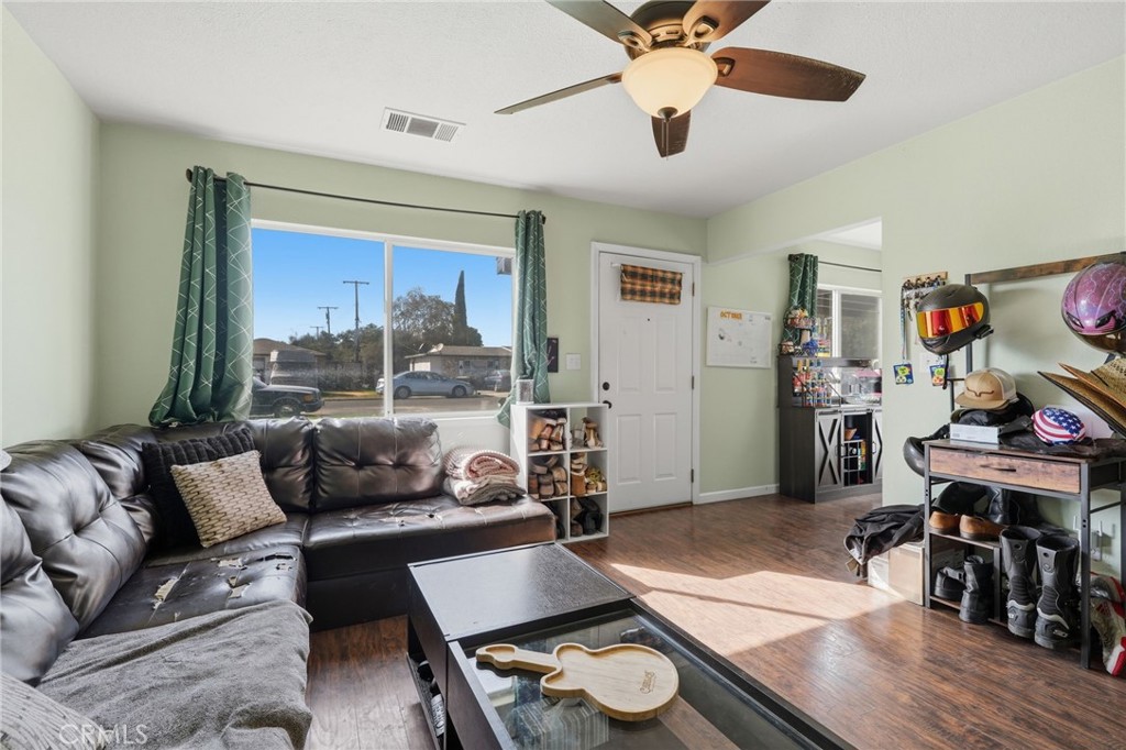 11861 Chris Property Photo 8