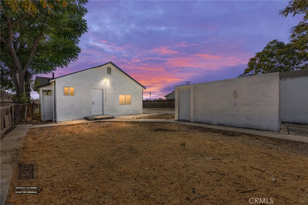 116 E Warren Avenue Property Photo 2