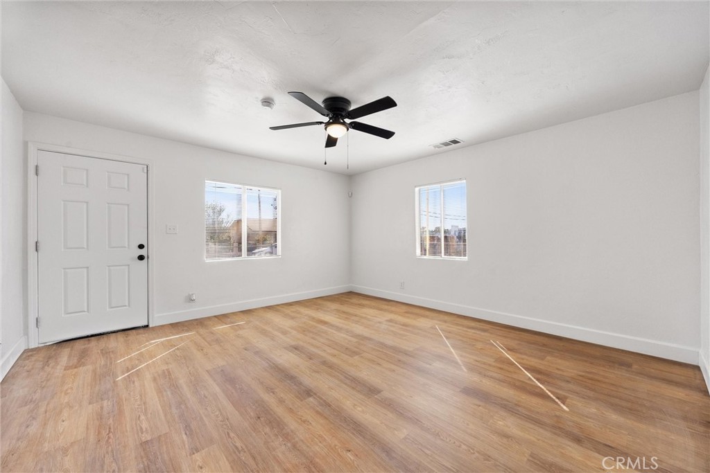 116 E Warren Avenue Property Photo 12