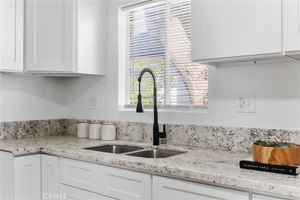 116 E Warren Avenue Property Photo 16