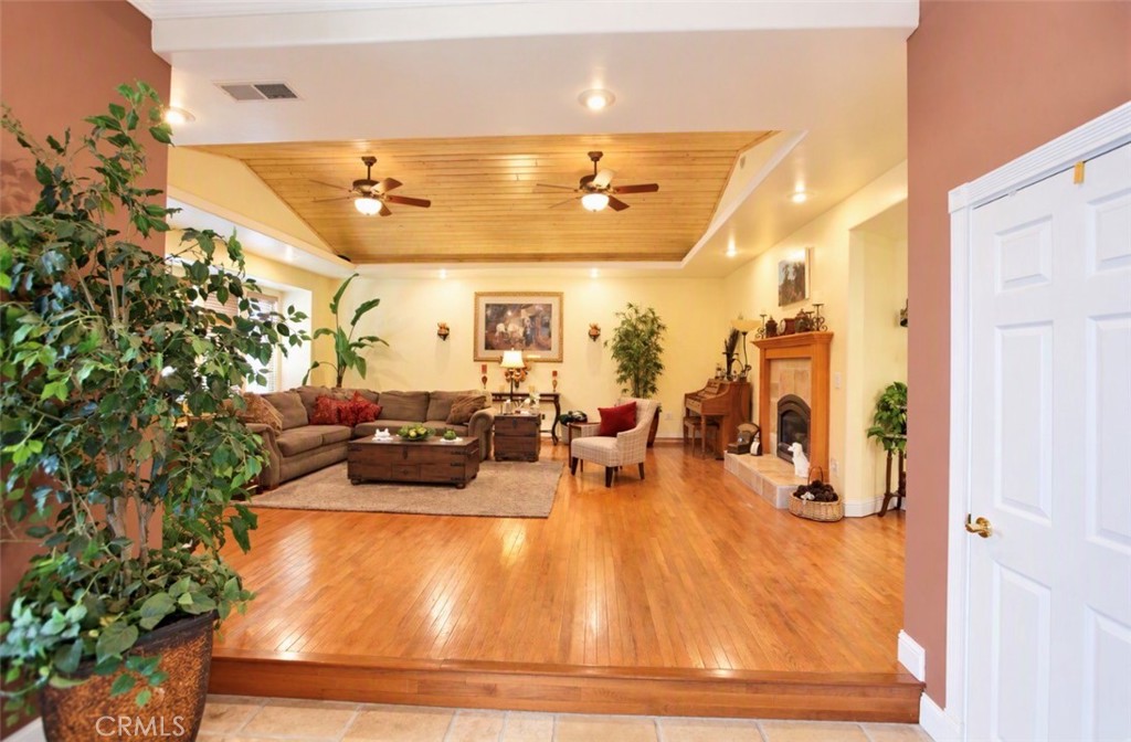 5940 El Pomar Property Photo 5