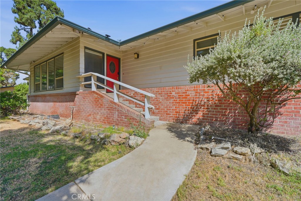 84 S Park Street Property Photo 17