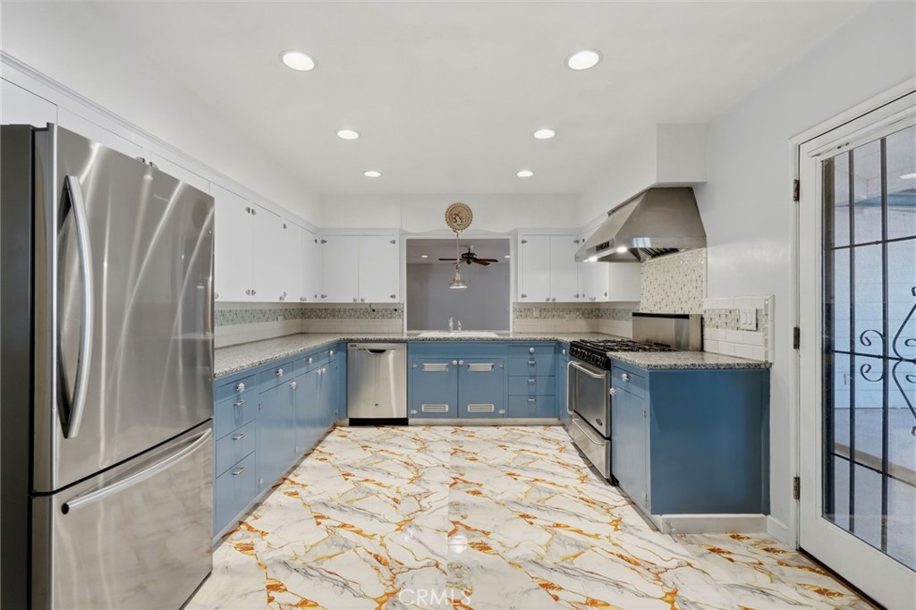 84 S Park Street Property Photo 23