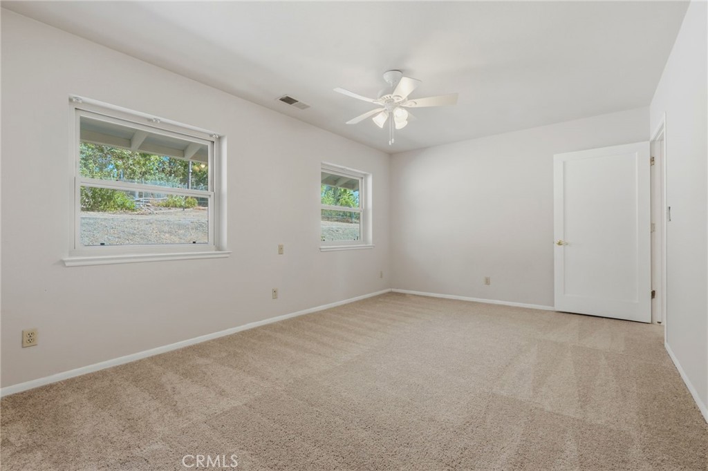 84 S Park Street Property Photo 40