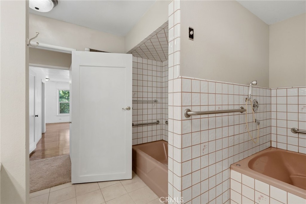 84 S Park Street Property Photo 43