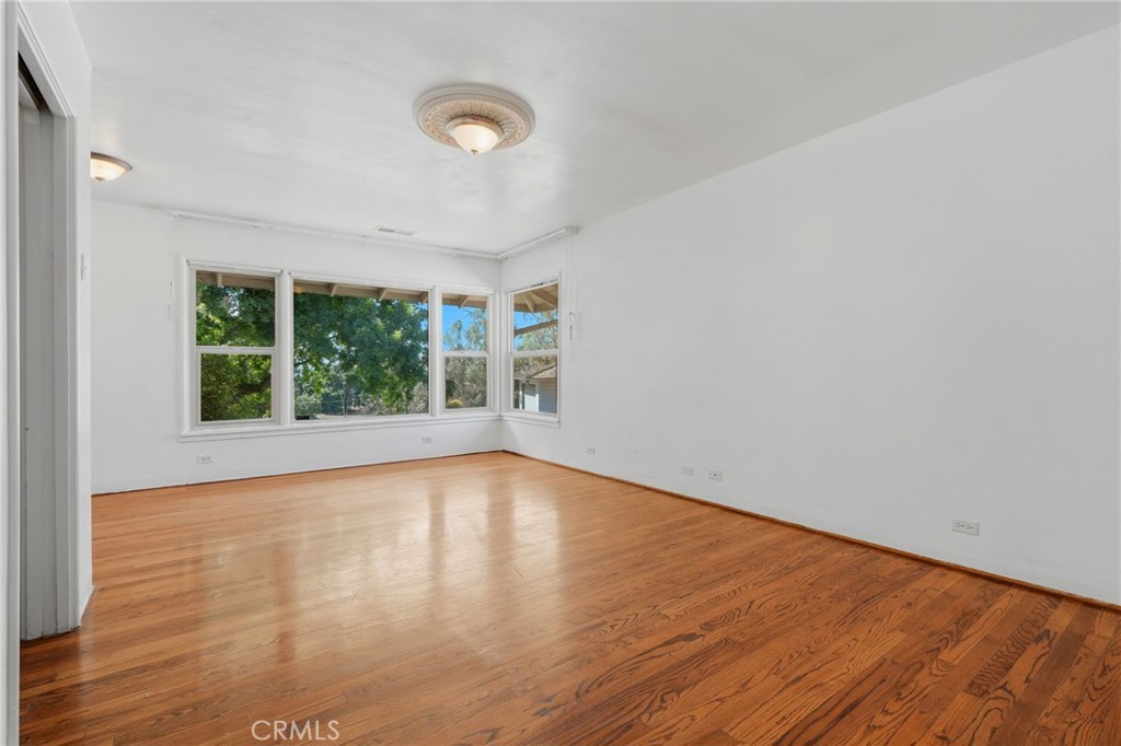 84 S Park Street Property Photo 44