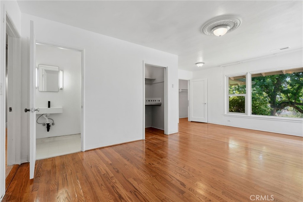 84 S Park Street Property Photo 45