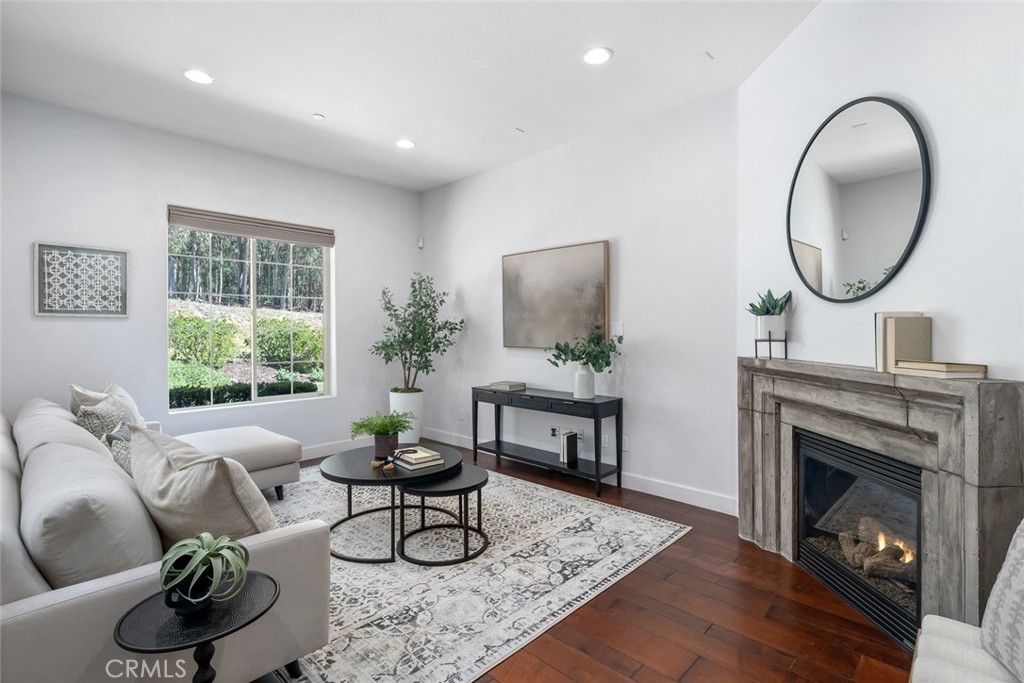 1155 Spring Azure Property Photo 6