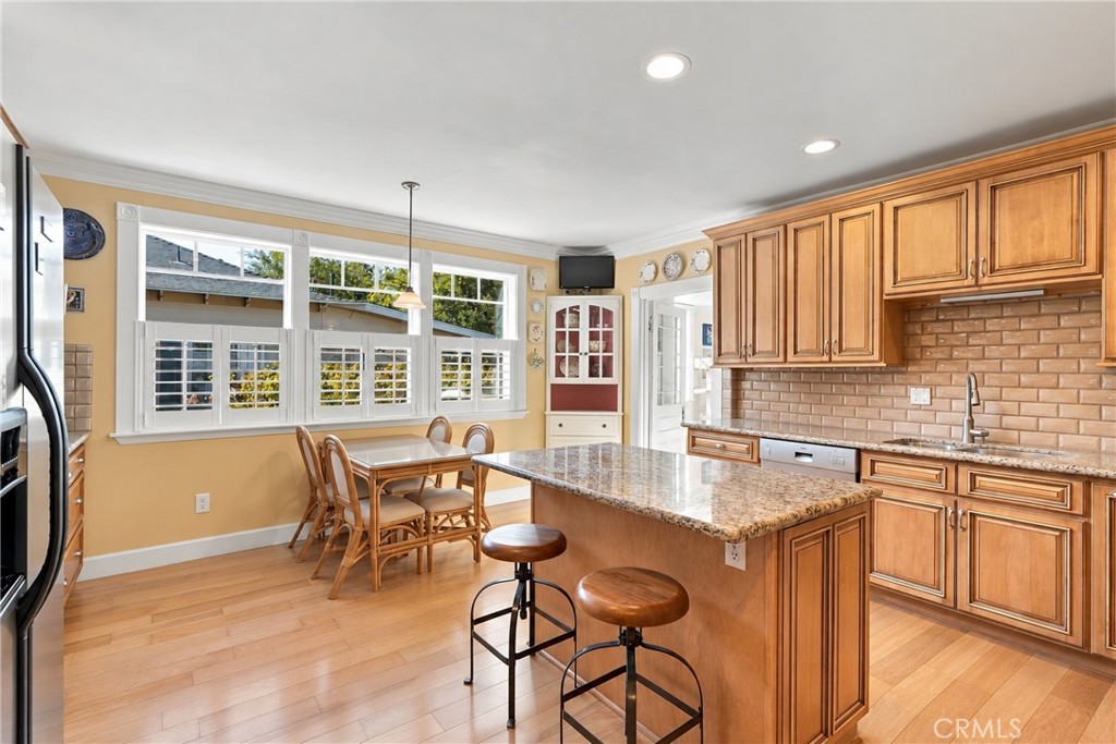 1935 Vine Street Property Photo 7