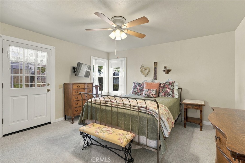 1935 Vine Street Property Photo 10