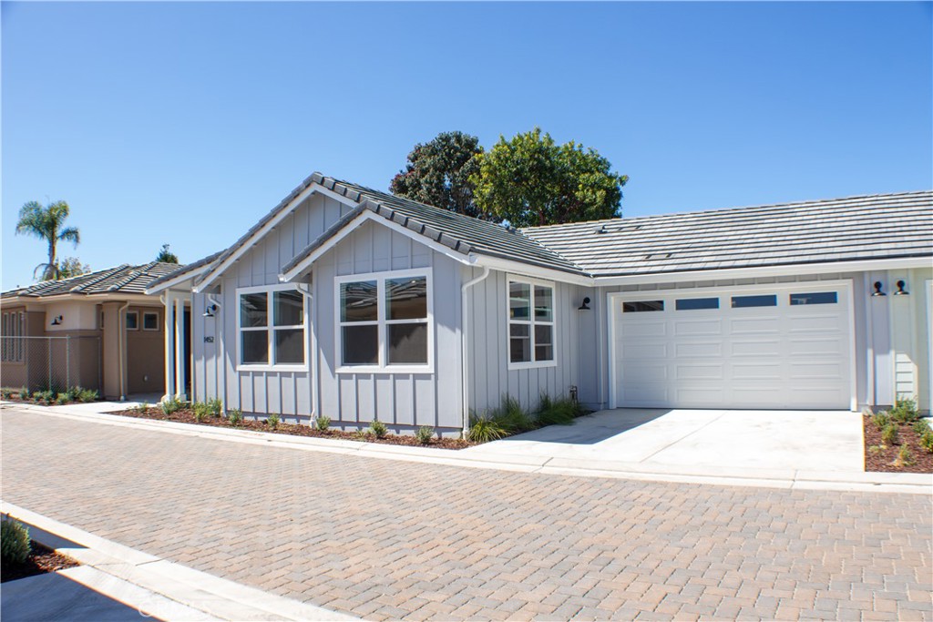 1452 Ronald Way Property Photo 3
