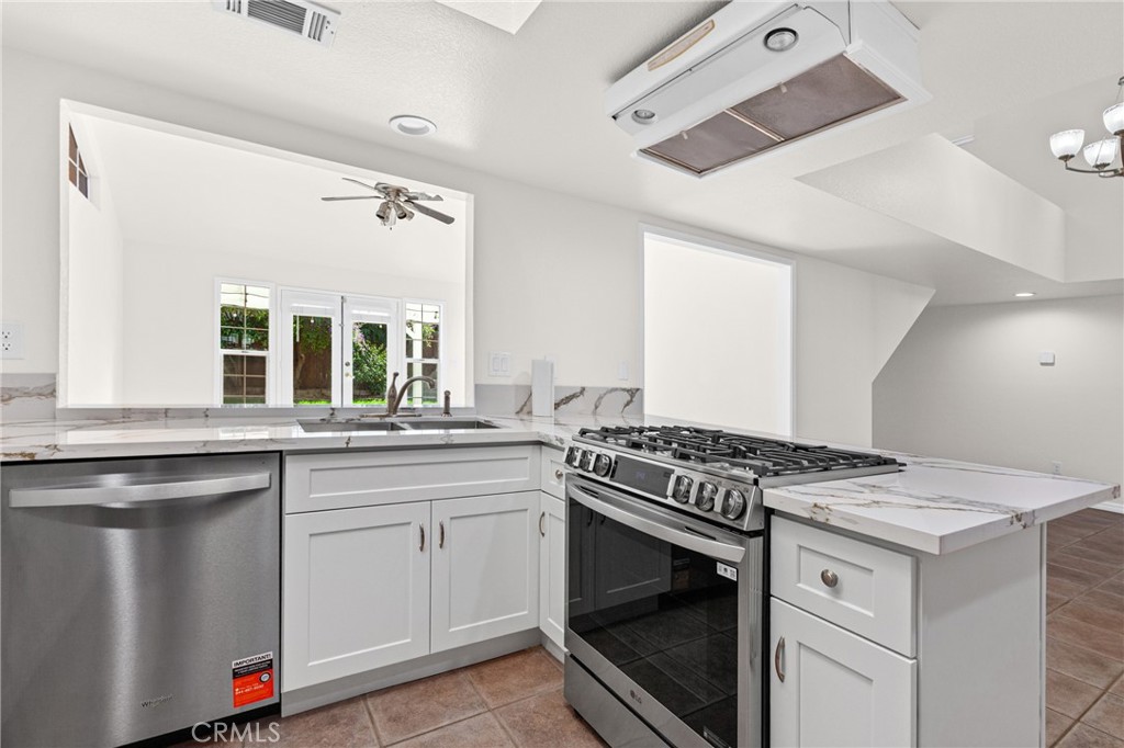 1346 Woodmere Property Photo 2