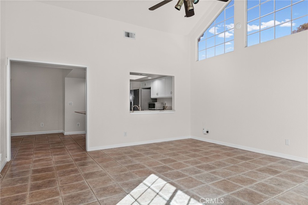1346 Woodmere Property Photo 7
