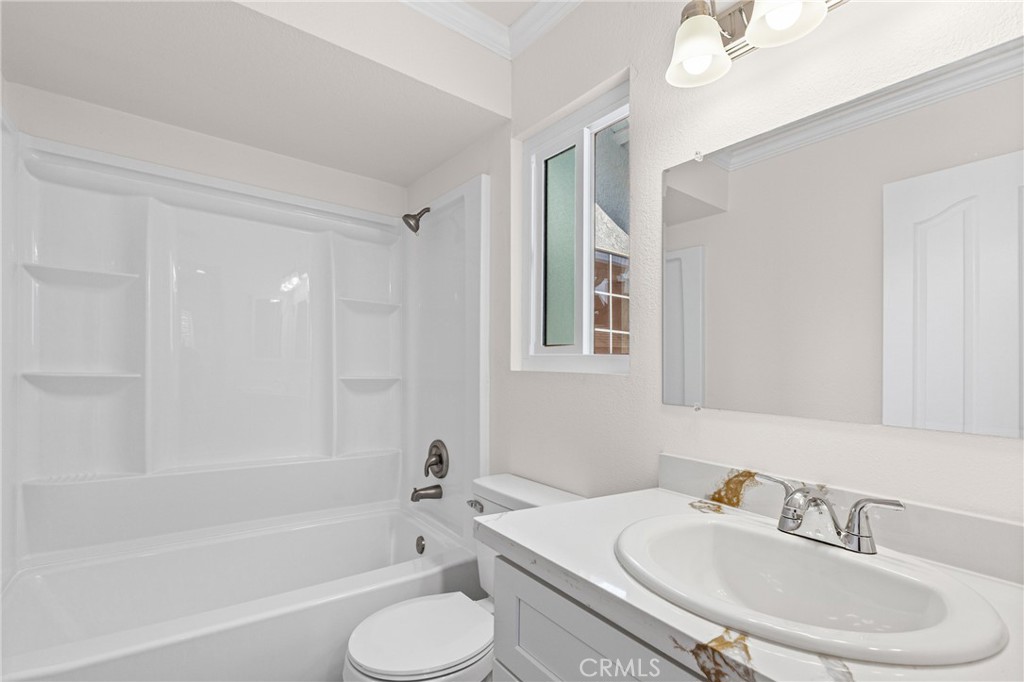 1346 Woodmere Property Photo 14