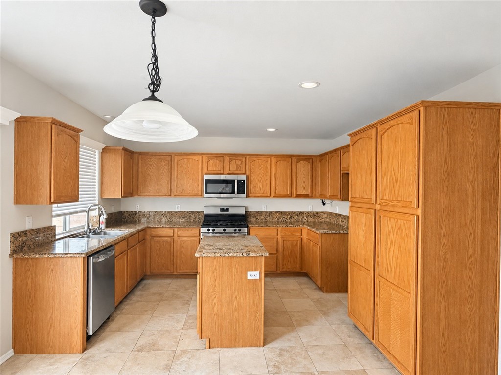 1820 Amy Way Property Photo 2
