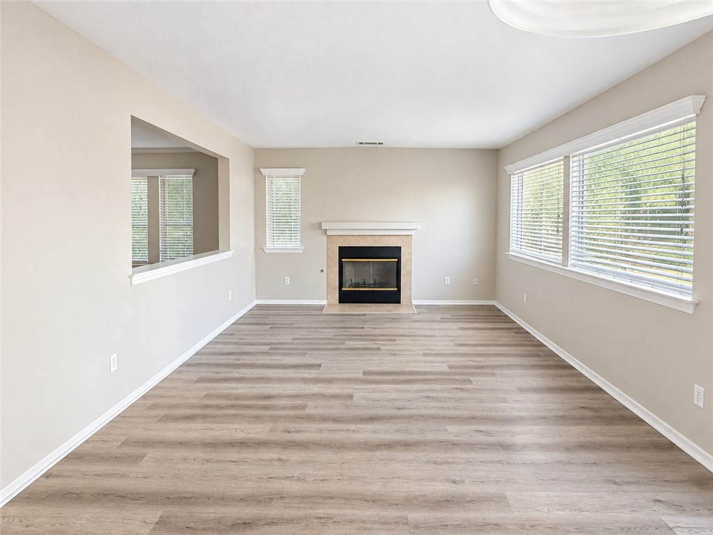 1820 Amy Way Property Photo 4