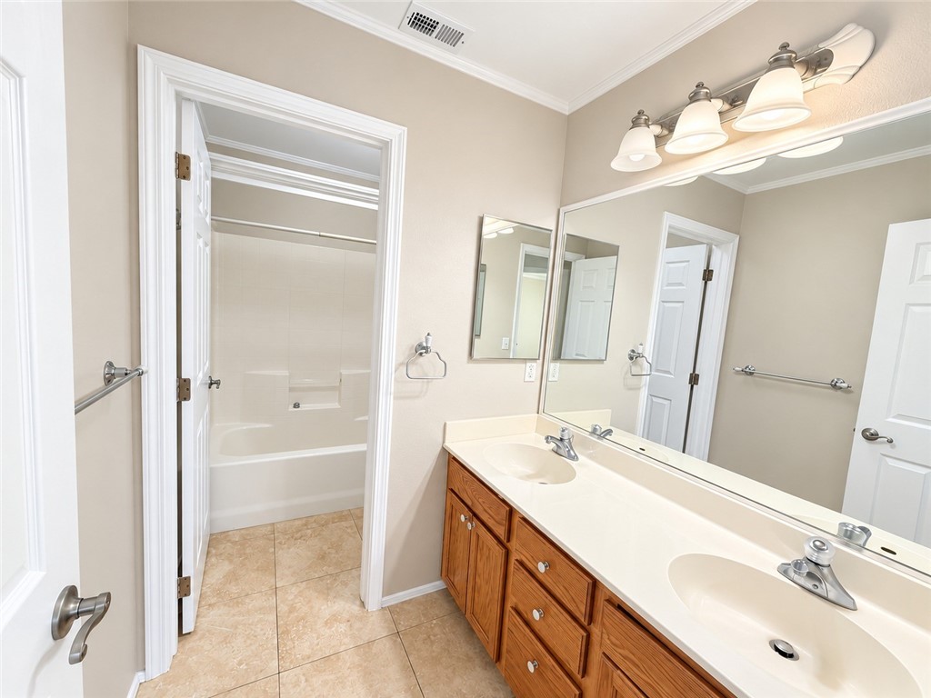 1820 Amy Way Property Photo 21