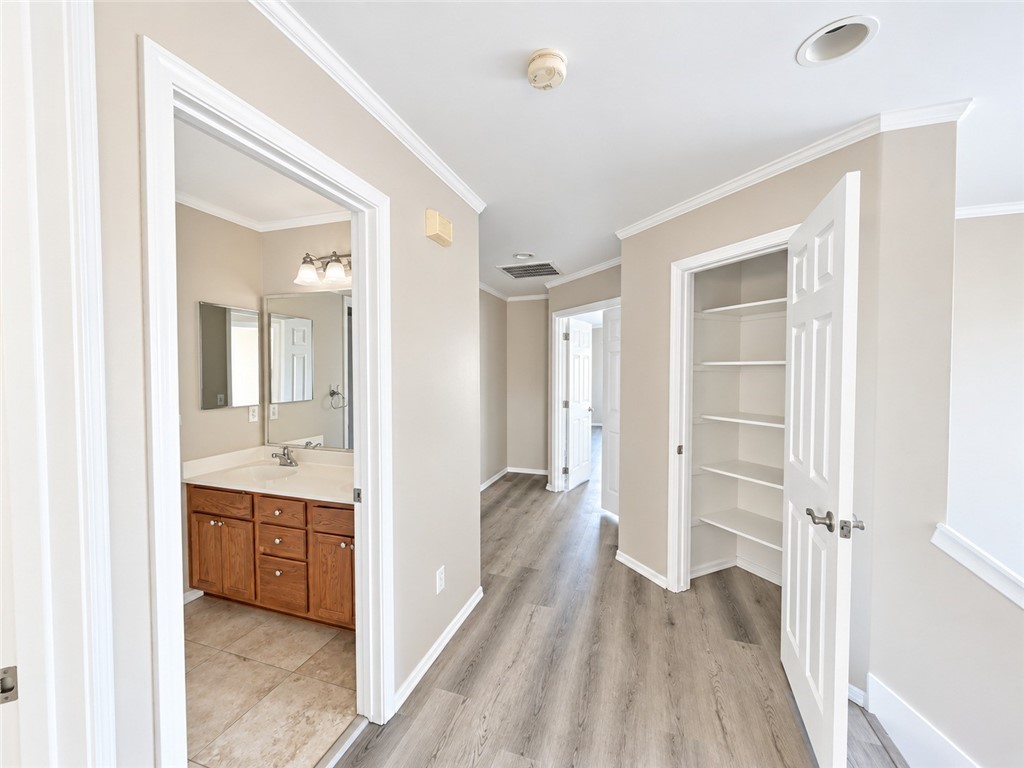 1820 Amy Way Property Photo 43