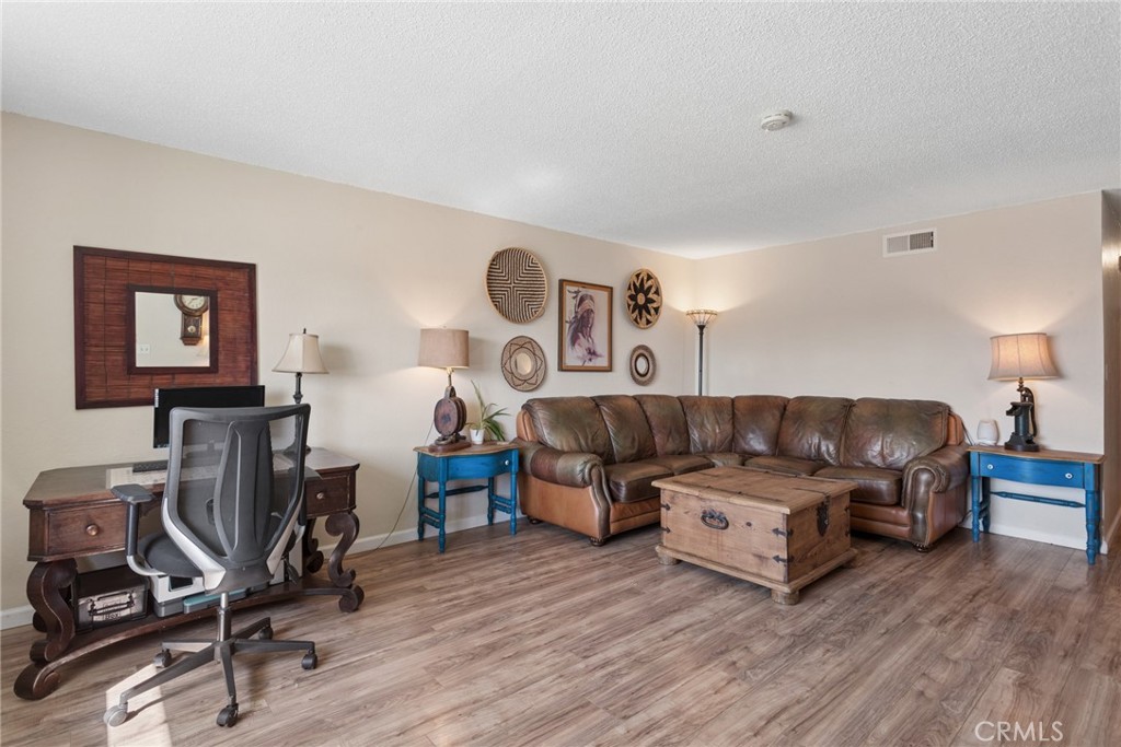 2053 Lockwood Property Photo 4