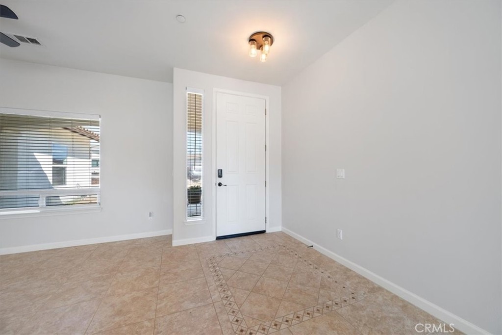 3415 Lakeside Village Drive Property Photo 4