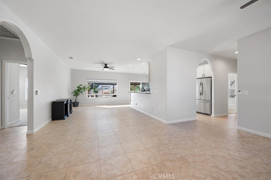 3415 Lakeside Village Drive Property Photo 5