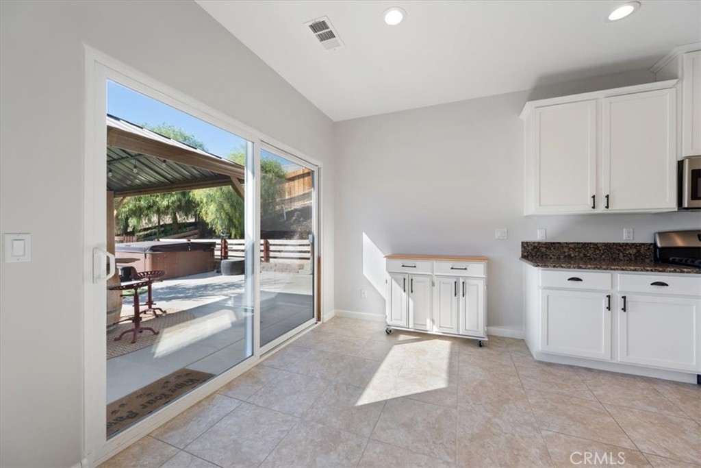 3415 Lakeside Village Drive Property Photo 13