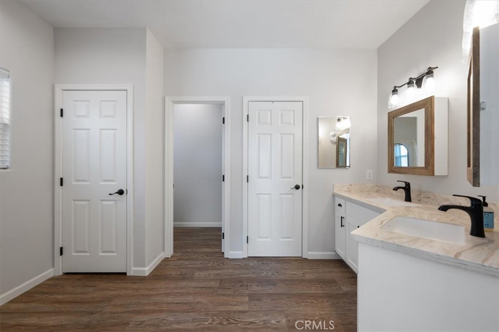 3415 Lakeside Village Drive Property Photo 16
