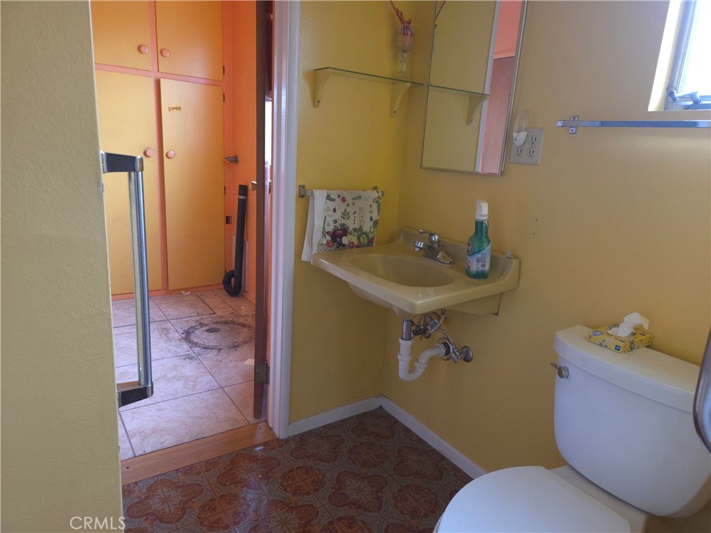 252 Sharry Property Photo 8