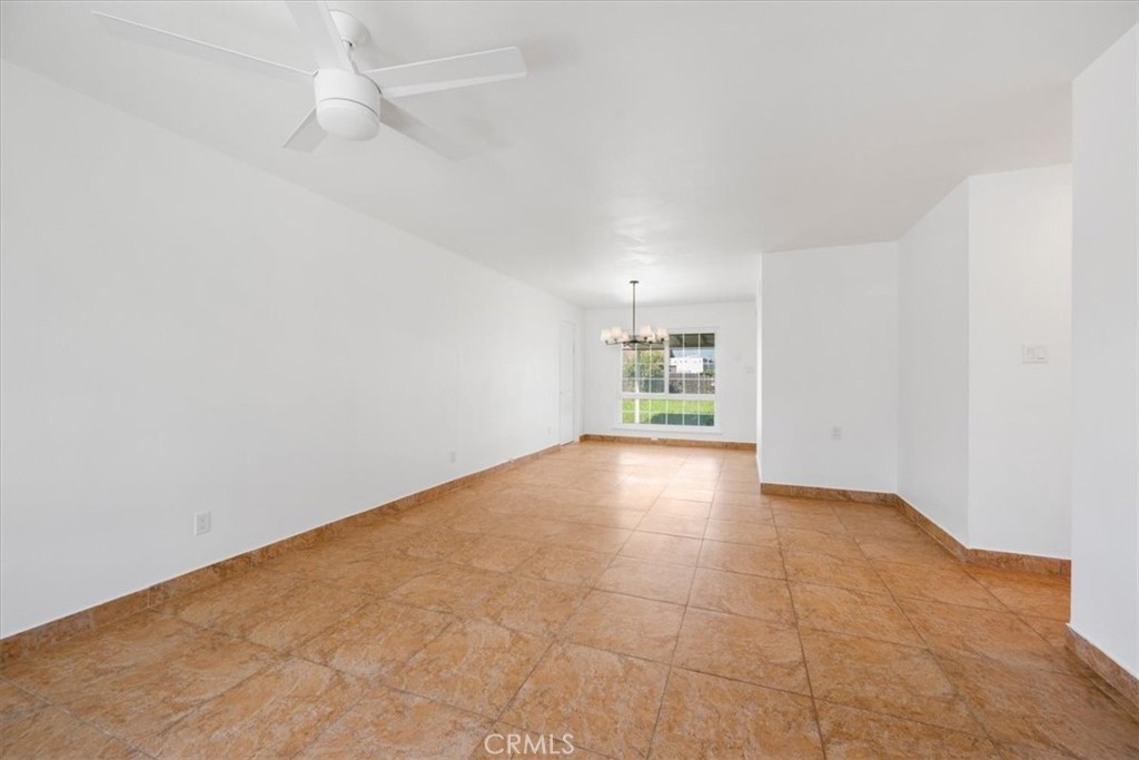 333 Jullien Property Photo 3