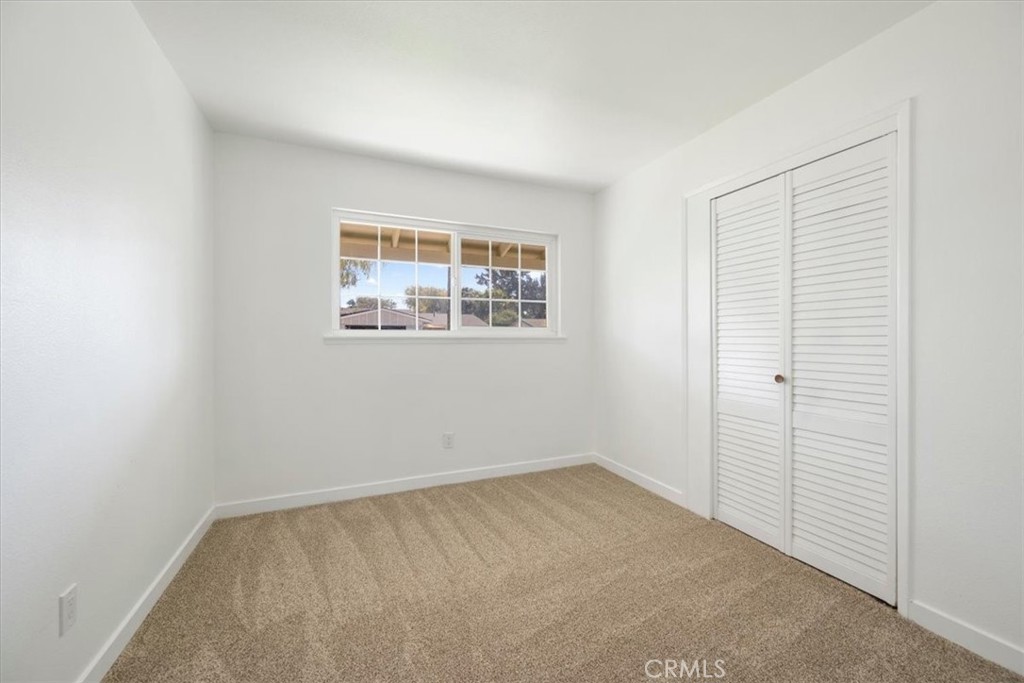 333 Jullien Property Photo 20