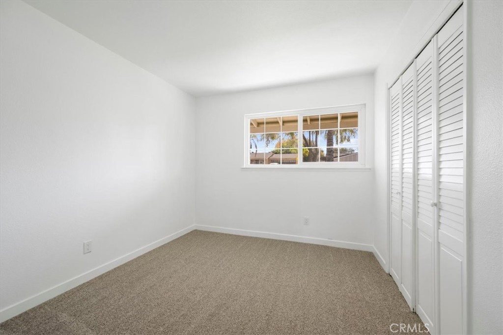 333 Jullien Property Photo 22