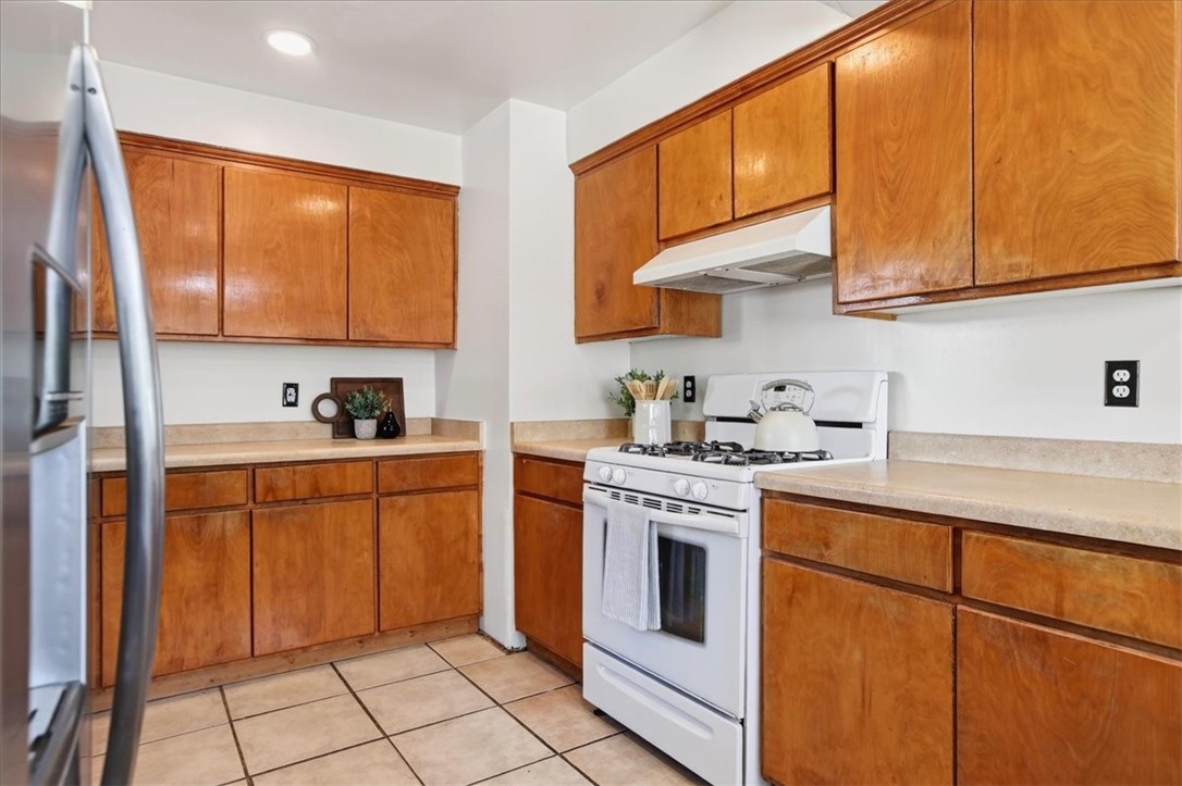 196 Kent Property Photo 16