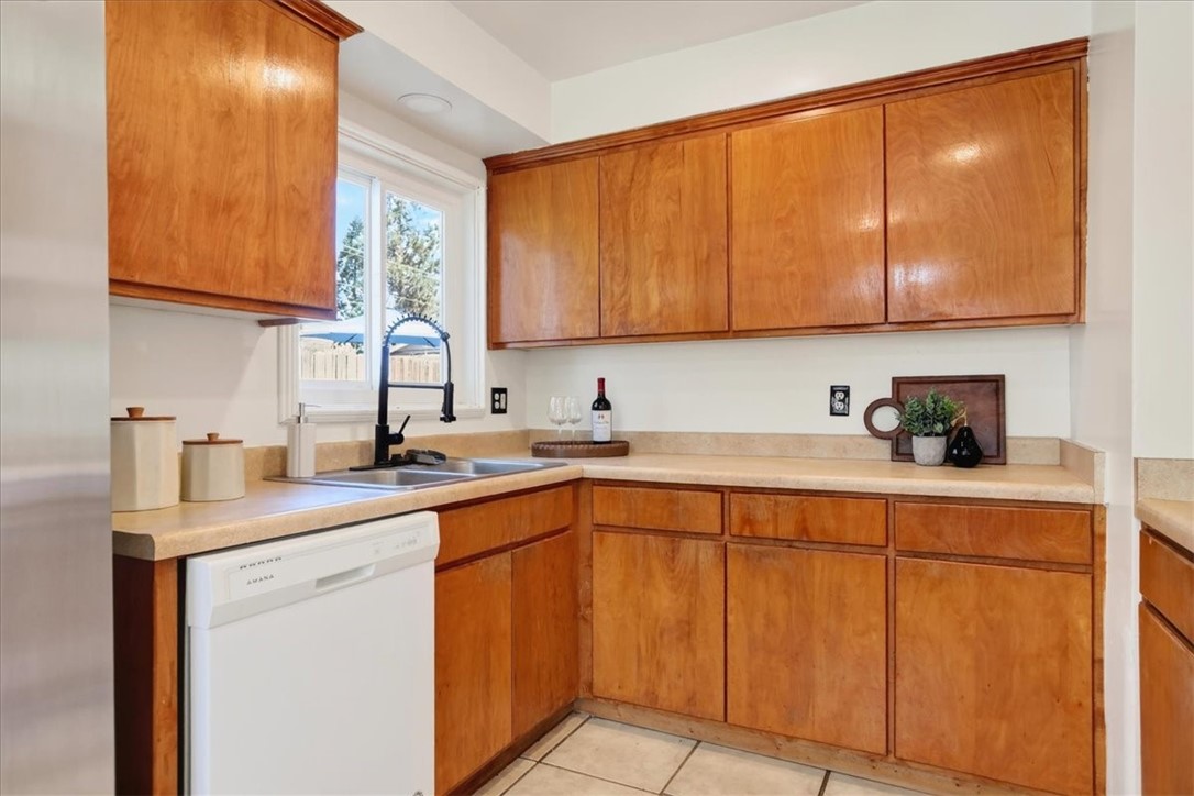 196 Kent Property Photo 17