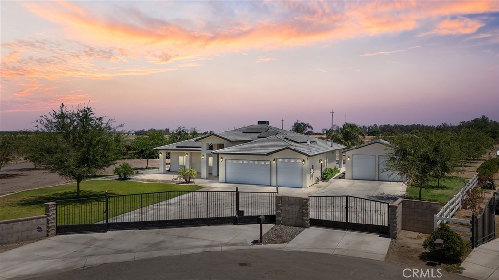 14111 Danbur Property Photo 2