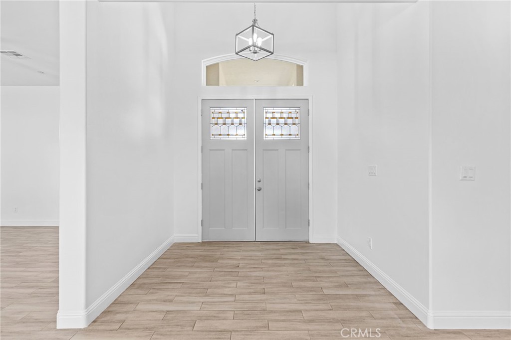 14111 Danbur Property Photo 3