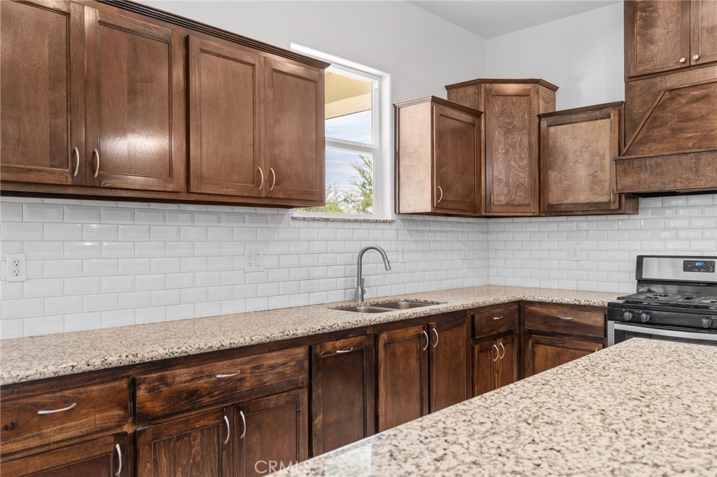 14111 Danbur Property Photo 12