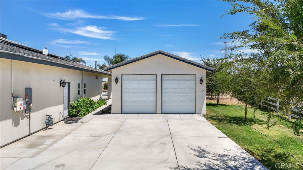 14111 Danbur Property Photo 45
