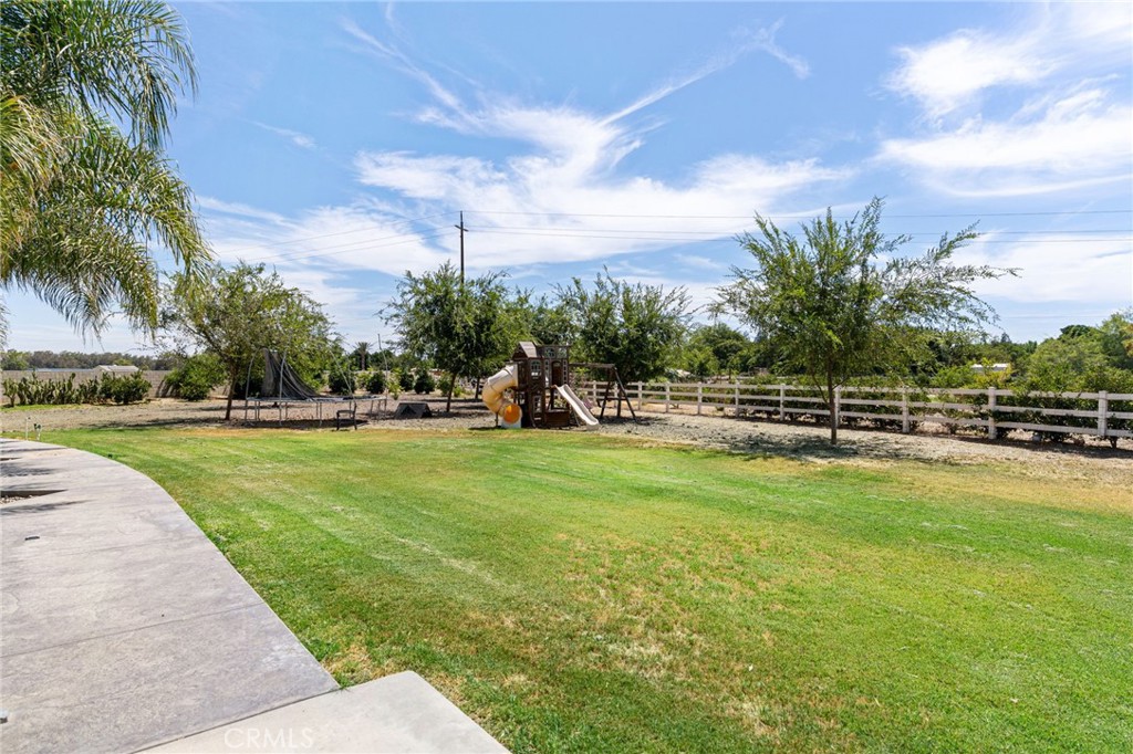 14111 Danbur Property Photo 49
