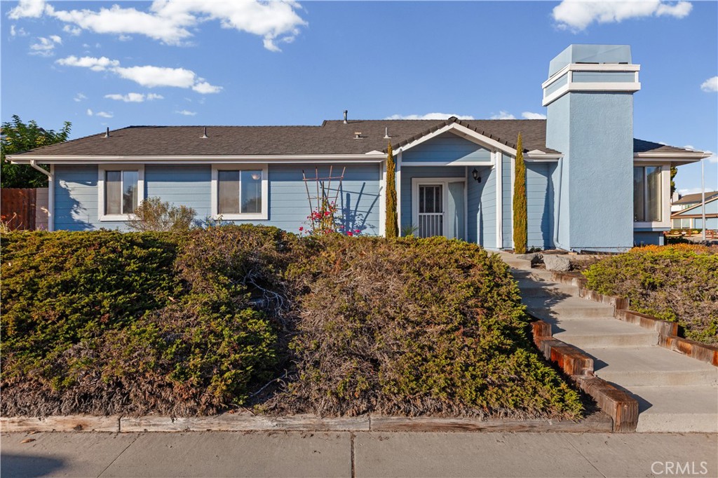 1240 Capitola St Property Photo 5
