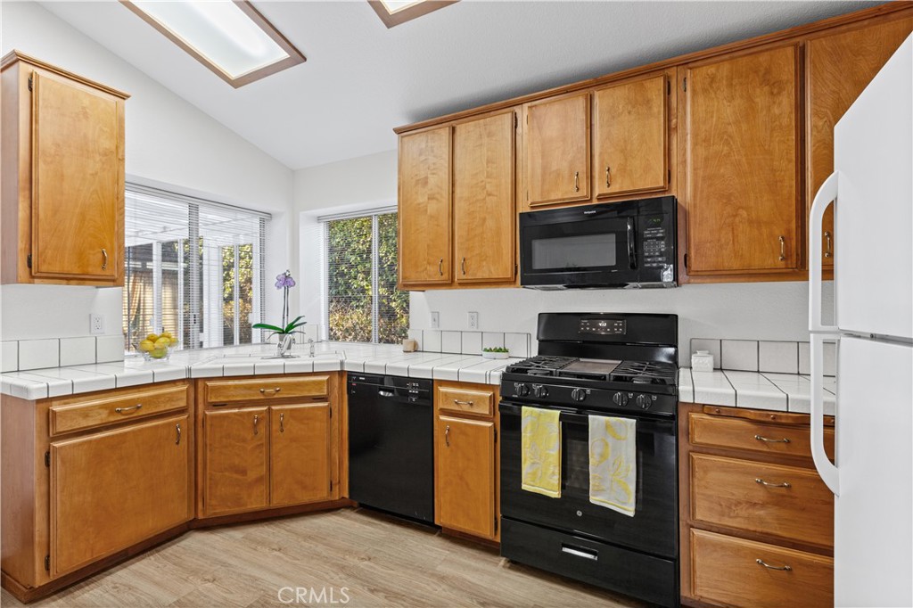 1240 Capitola St Property Photo 11