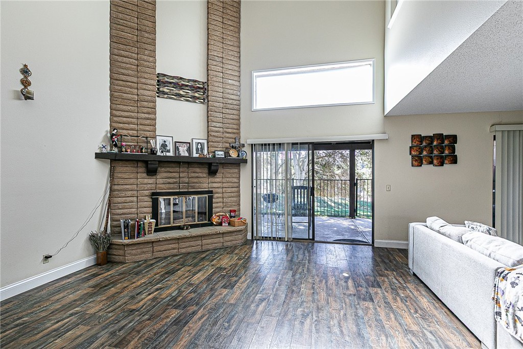 1124 Via Mavis Property Photo 3