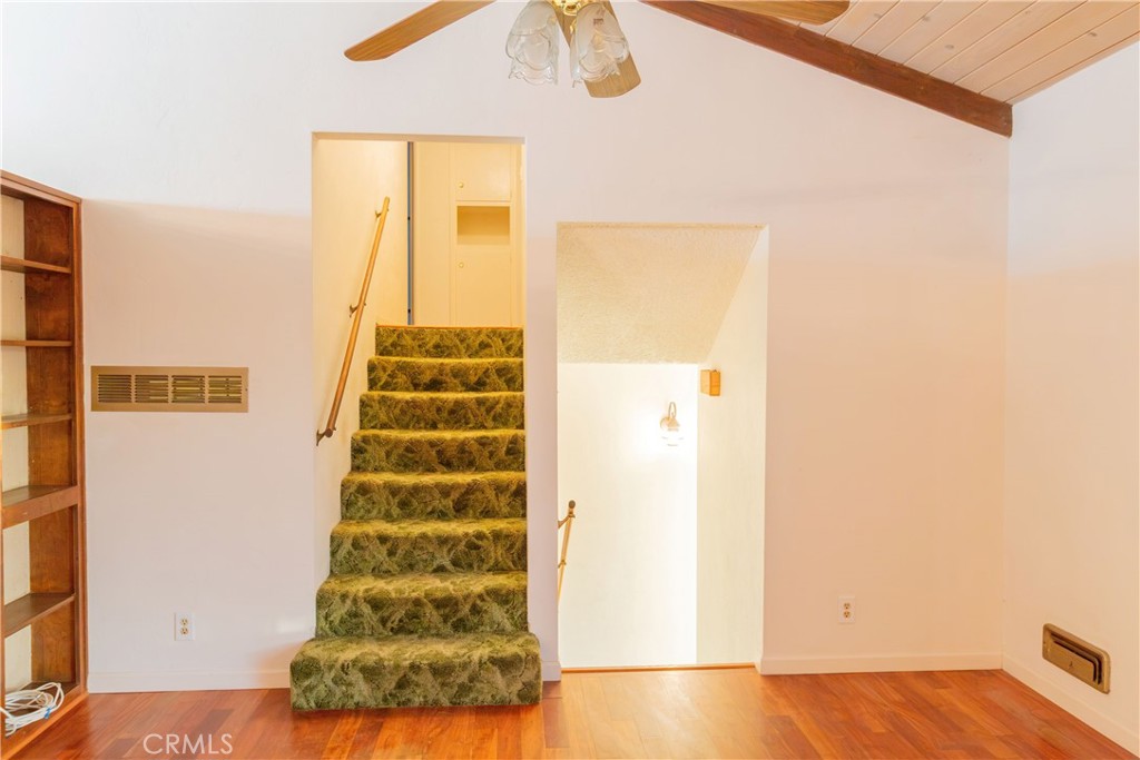 2440 E Howard Property Photo 5