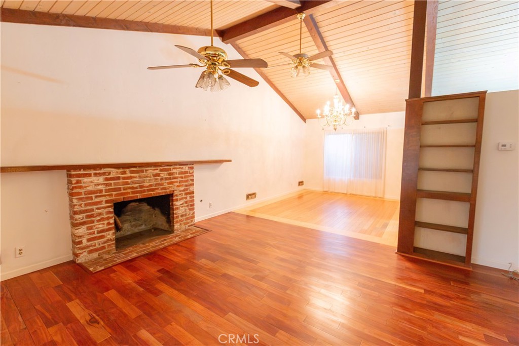 2440 E Howard Property Photo 7