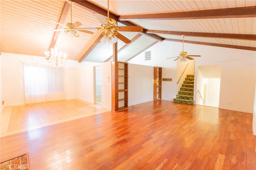 2440 E Howard Property Photo 8