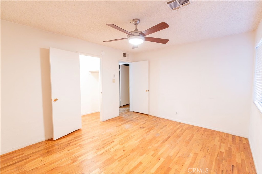 2440 E Howard Property Photo 12