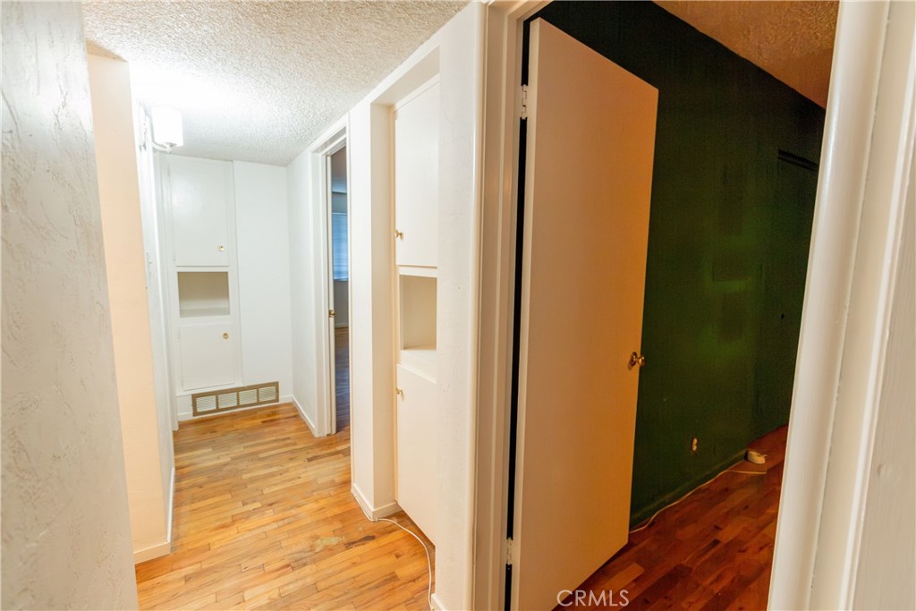 2440 E Howard Property Photo 19