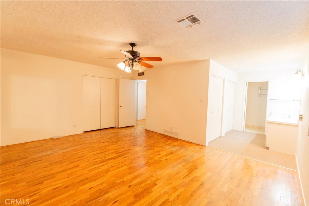 2440 E Howard Property Photo 21