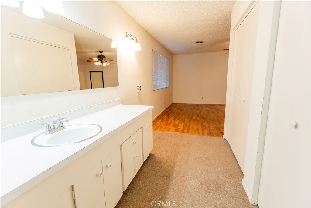 2440 E Howard Property Photo 22