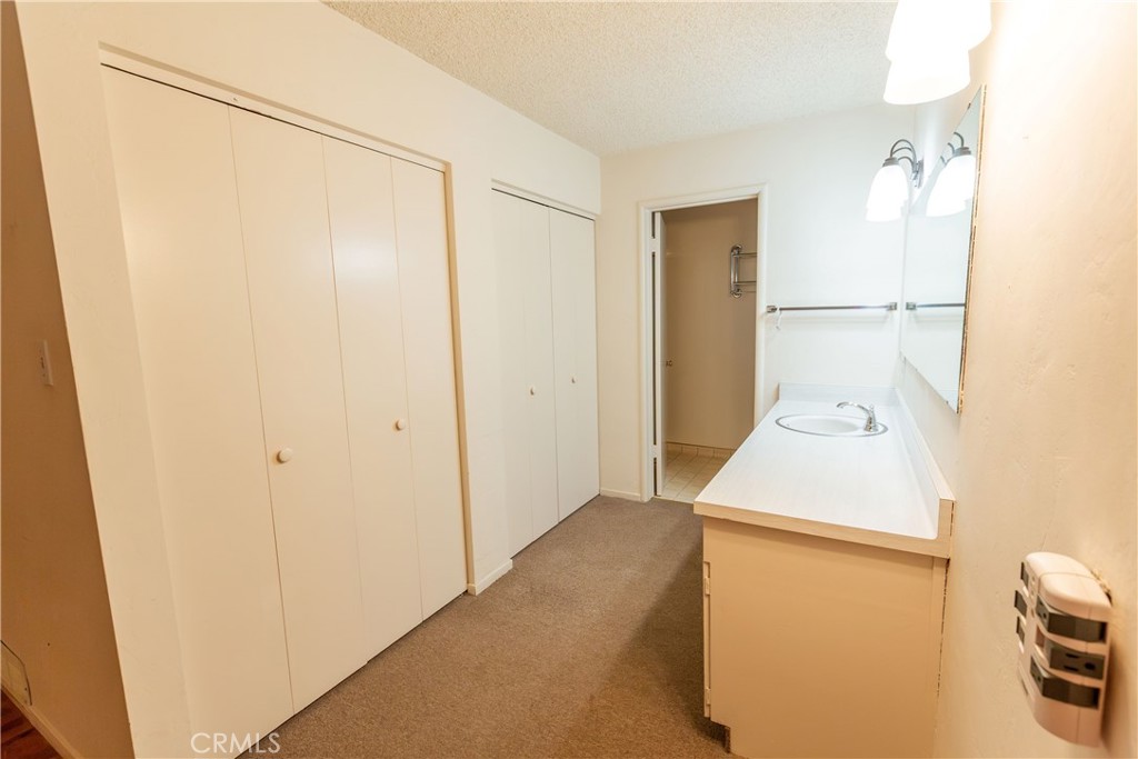 2440 E Howard Property Photo 23