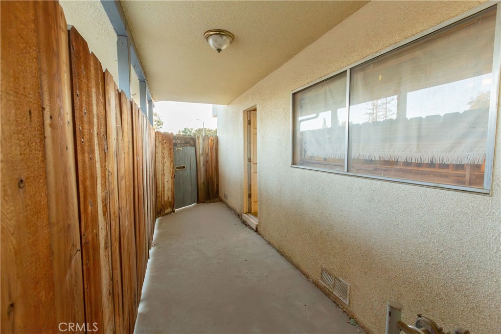 2440 E Howard Property Photo 28